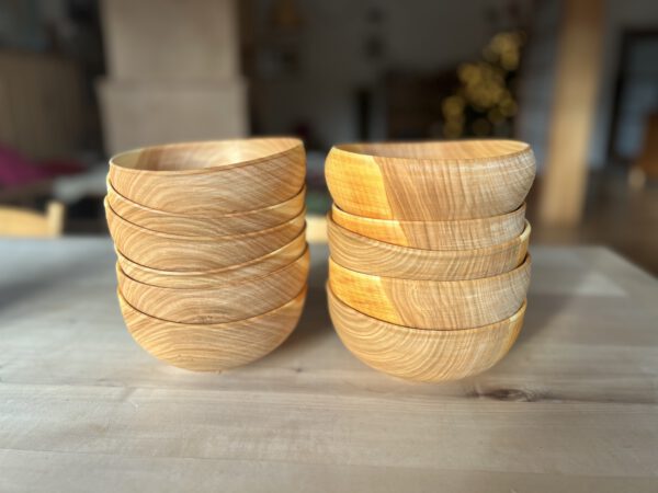 Müslischalen aus Kirschbaum,Bienenwachsfinish,ca.18cm,A (mit Kern) & B (ohne Kern)